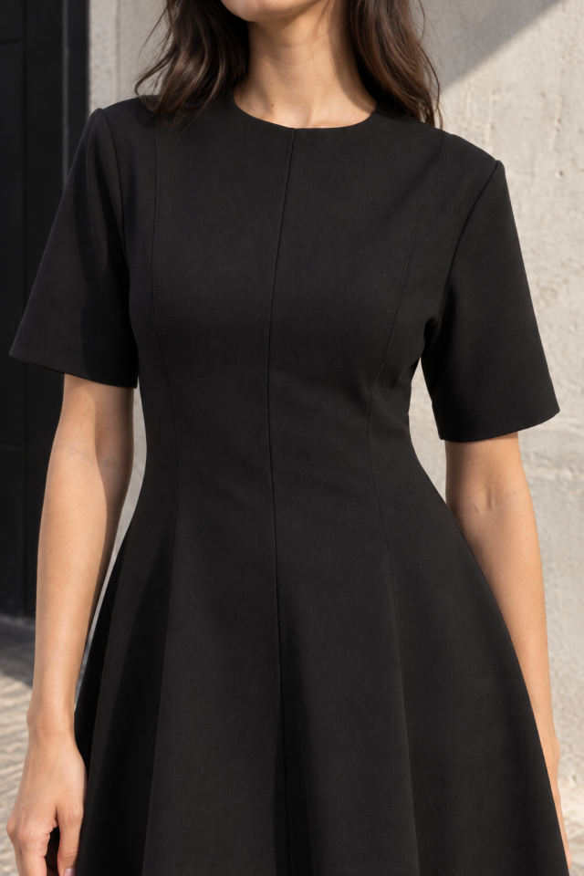 Elisa Midi Dress – Keten Bisiklet Yaka Kısa Kol Siyah Elbise