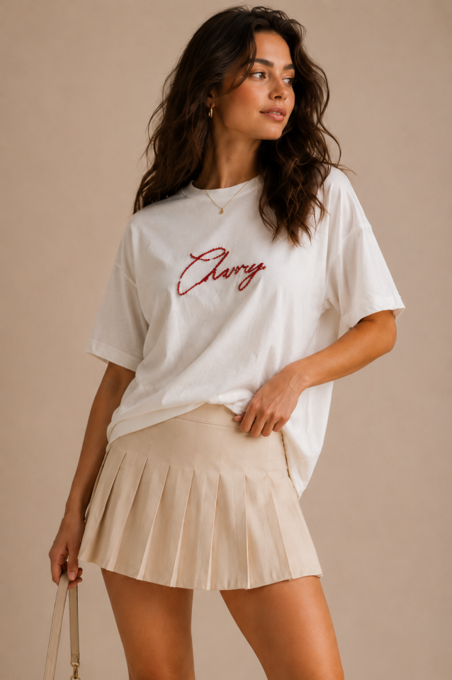 Cherry Sırt Detaylı Beyaz Tişört
